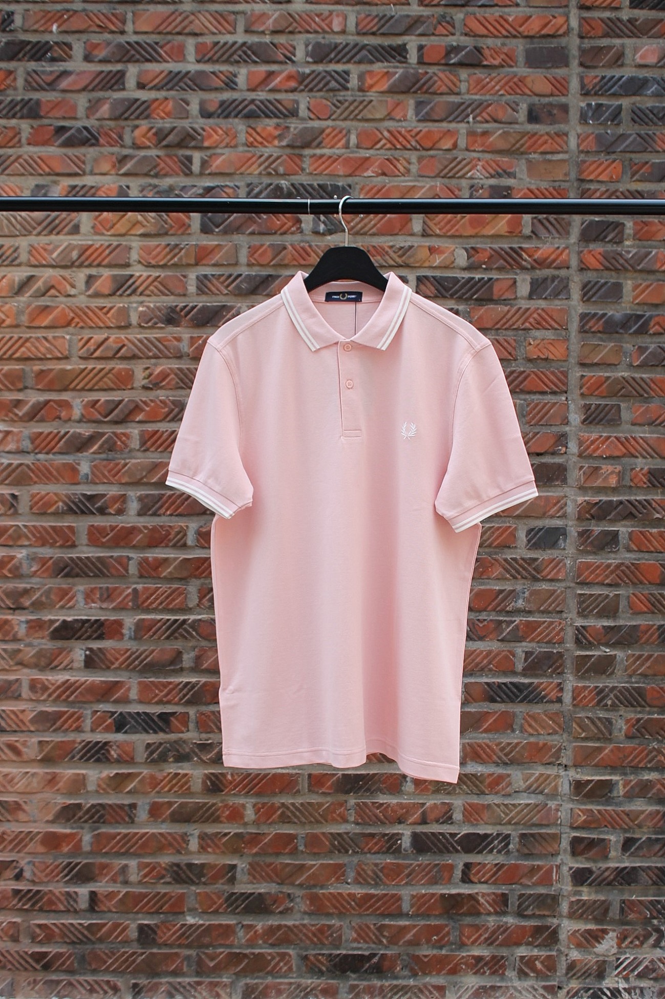 [FRED PERRY] Twin Tipped Fred Perry Shirt - Silver Pink / Snow White