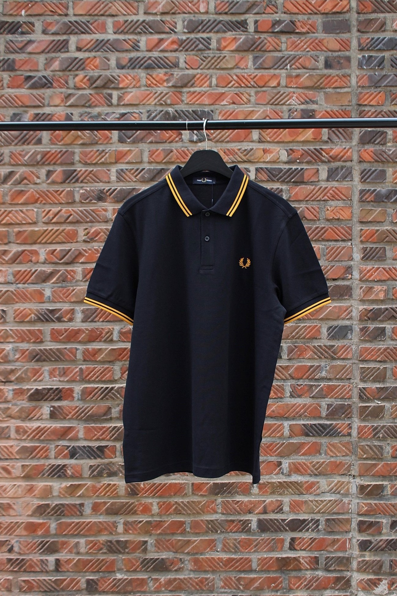 [FRED PERRY] Twin Tipped Fred Perry Shirt - Navy / Gold