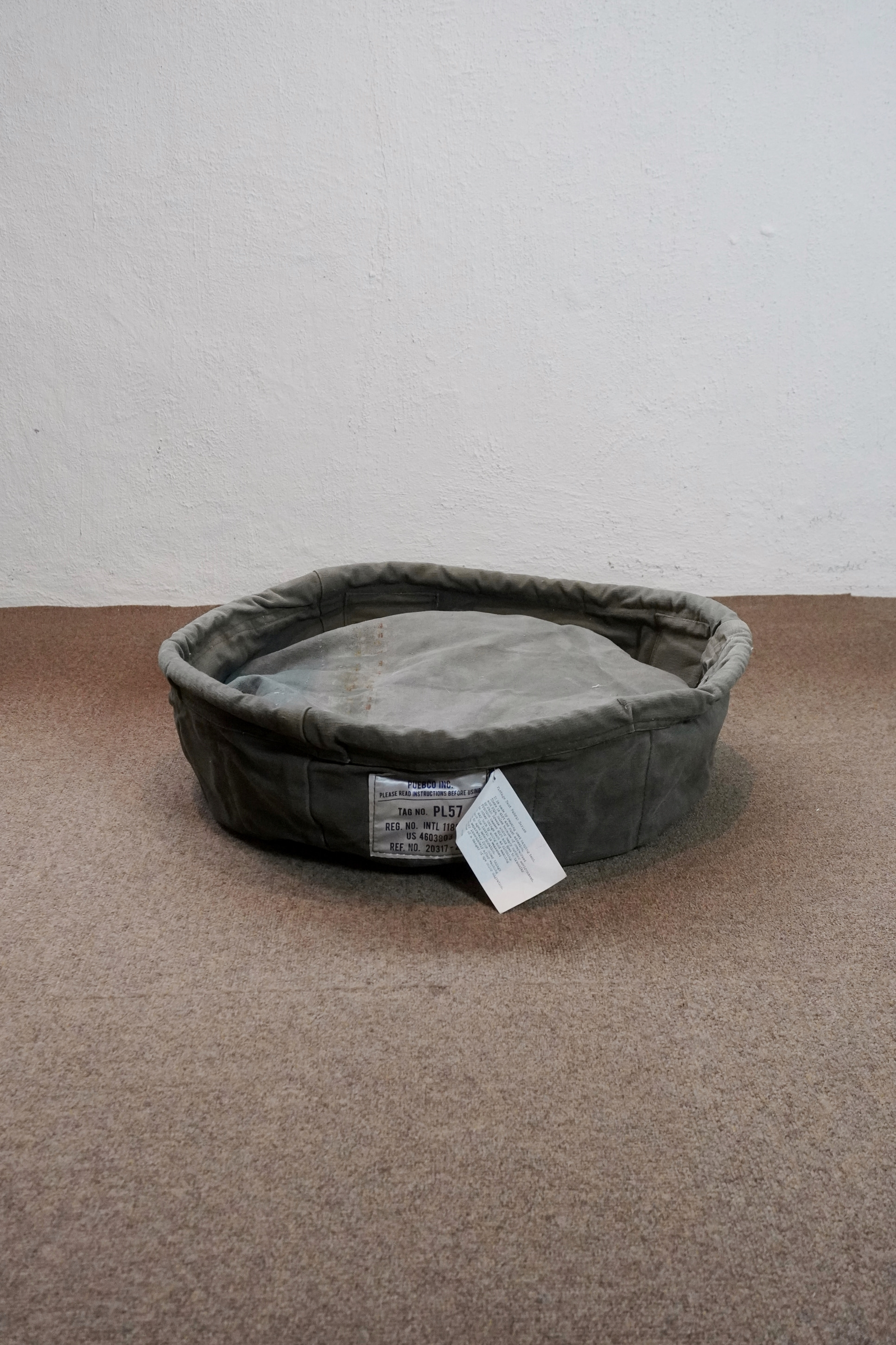 [PUEBCO]  Vintage Tent Fabric Pet Bed – Small