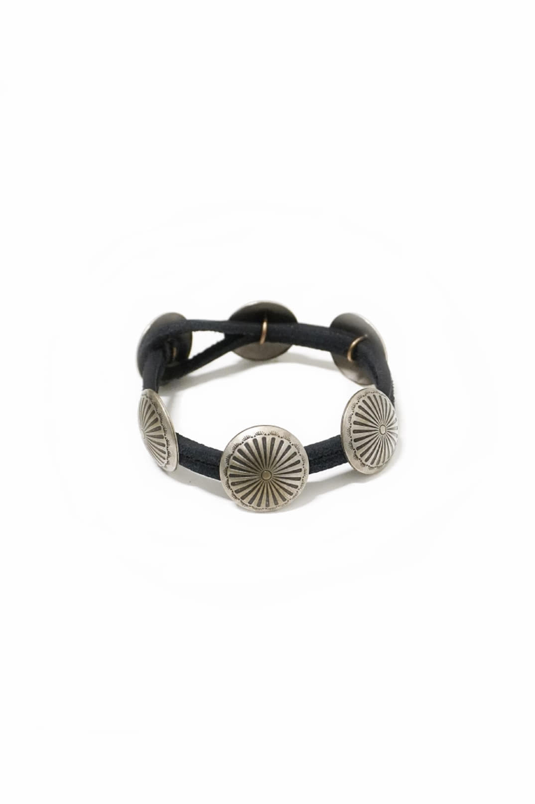 [YUKETEN] Leather Bracelet with Concho - Black Needlepoint