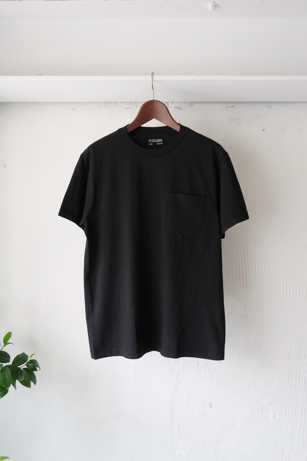 [LADY WHITE CO.] Balta Pocket T-Shirt - Black
