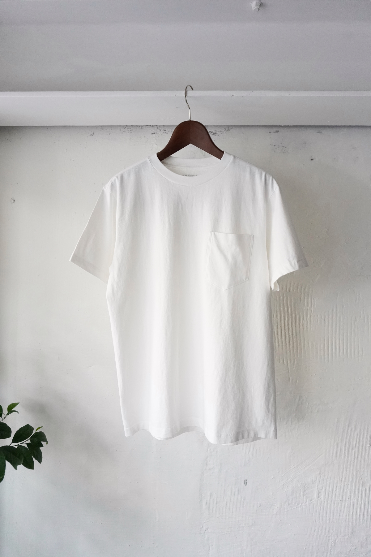 [LADY WHITE CO.] Balta Pocket T-Shirt - White