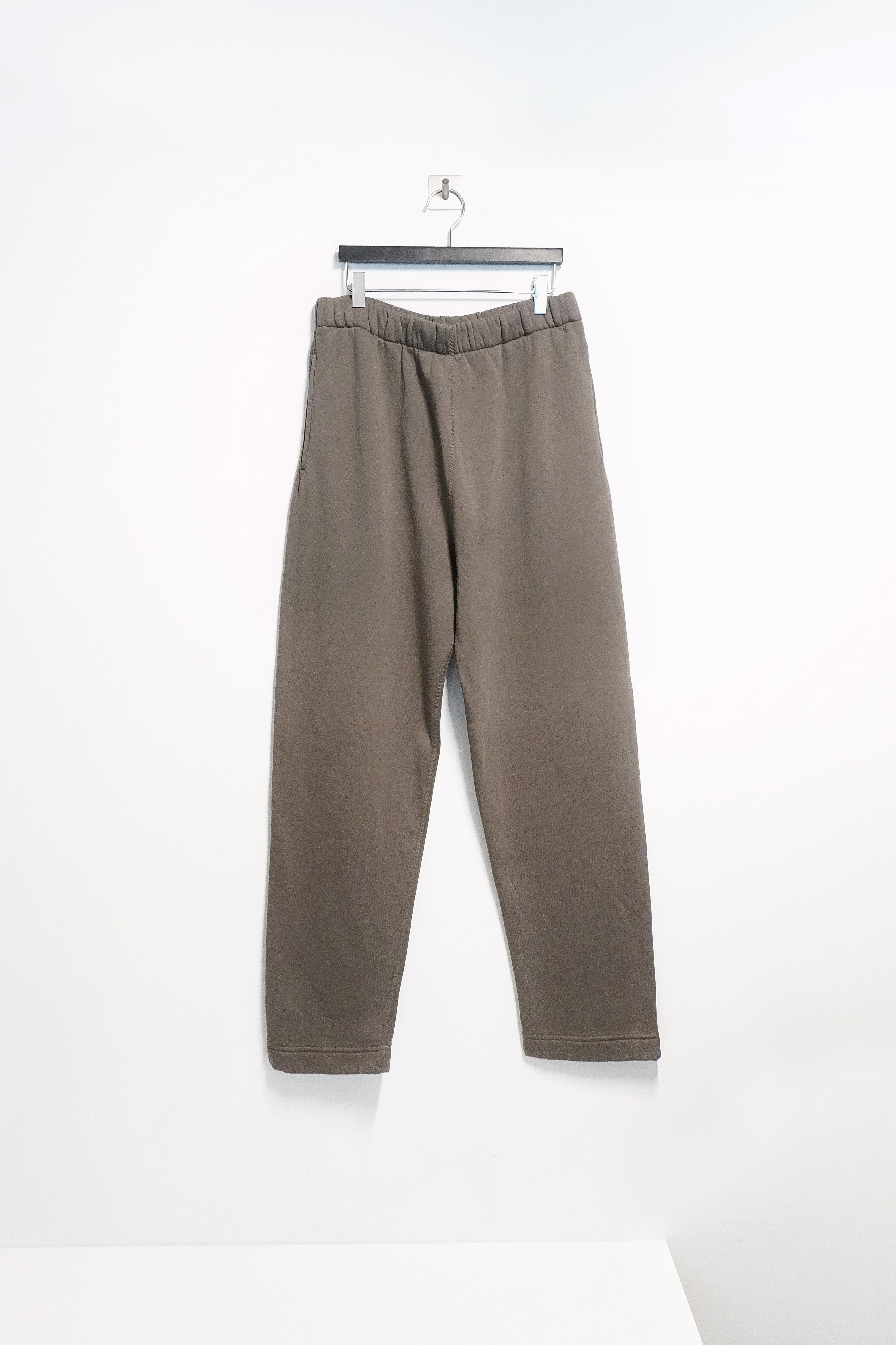 [LADY WHITE CO.] LWC Sweat Pant – Deep Cement