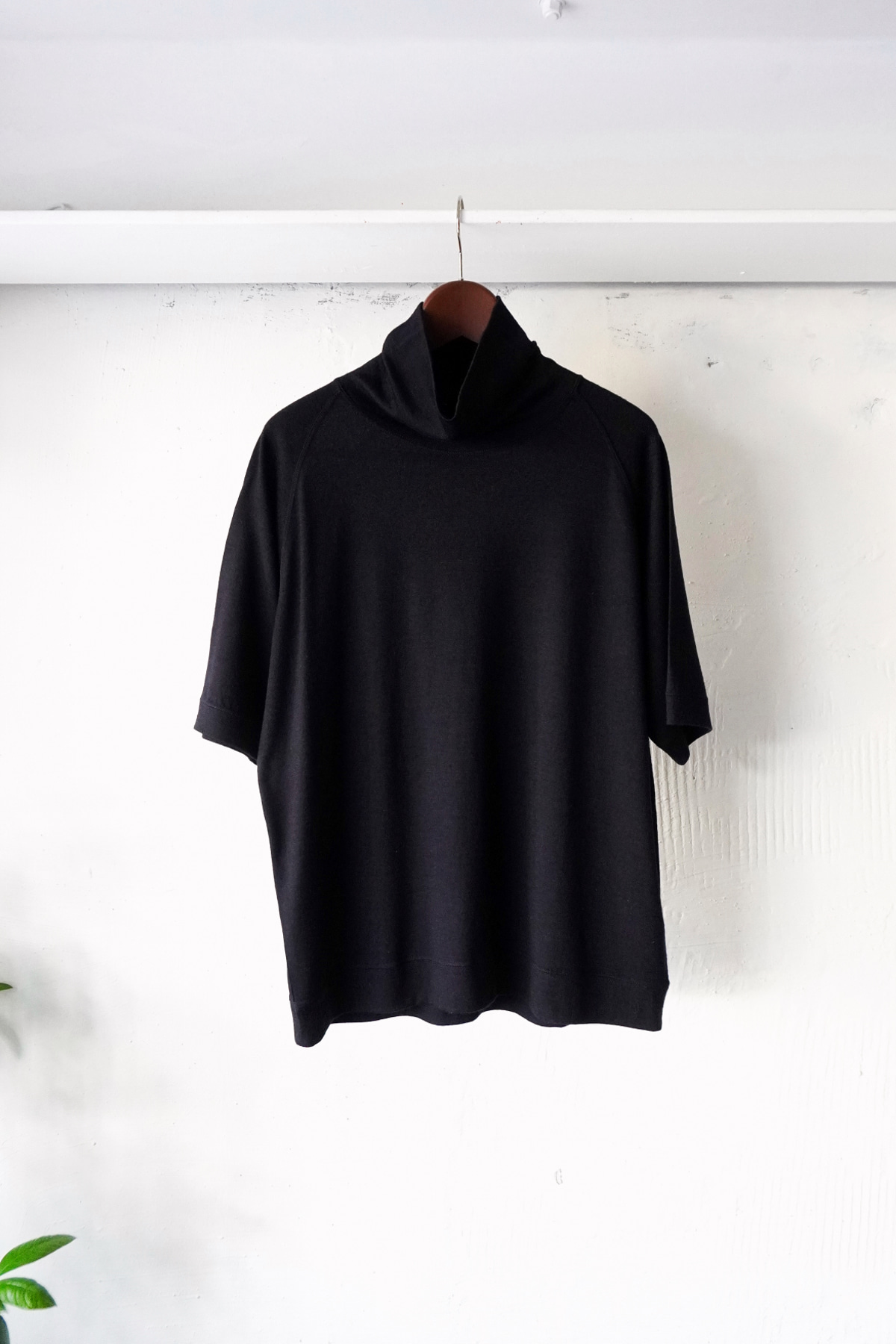 [CLAMP] Wool Jersey High Neck S/S Shirt - Navy