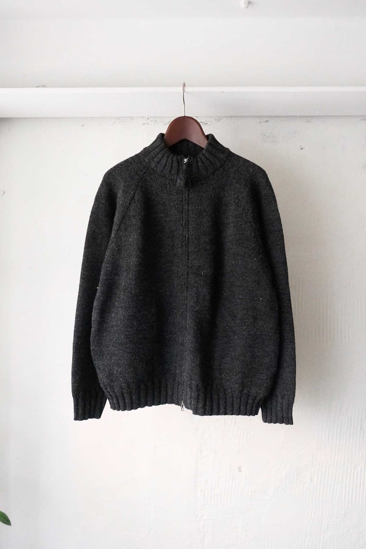 [OLD JOE BRAND] Tweedy Yarn Zip Sweater - Graphite