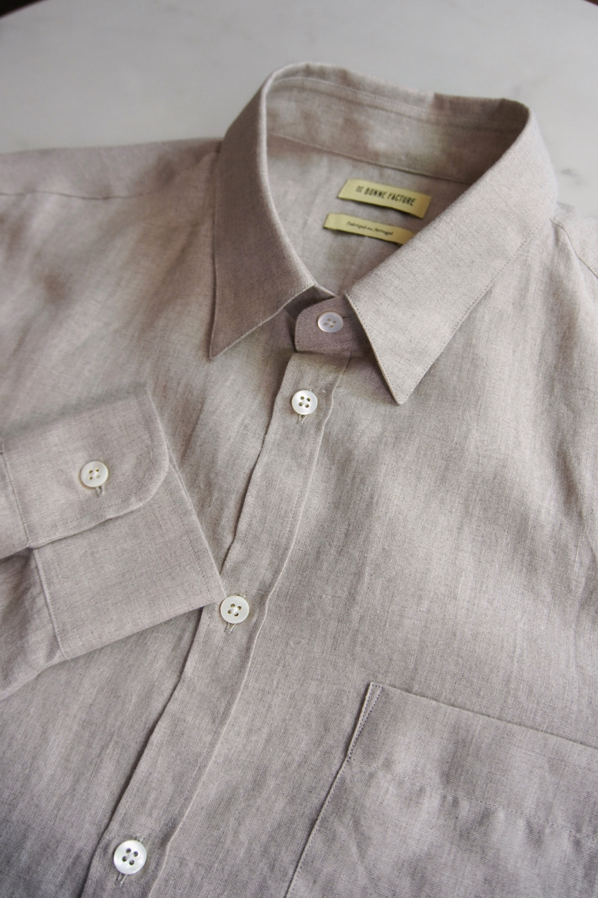 [DE BONNE FACTURE]  Essential Shirt – Undyed Flax Linen